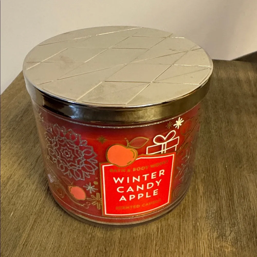 Bath & Body Works Winter Candy Apple Red Candle - Picture 7 of 9